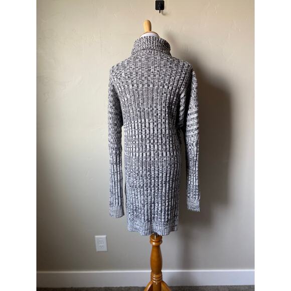 Lumiere Long Gray Chunky Asymmetrical Turtleneck Pullover Sweater- Size Medium - Picture 7 of 9